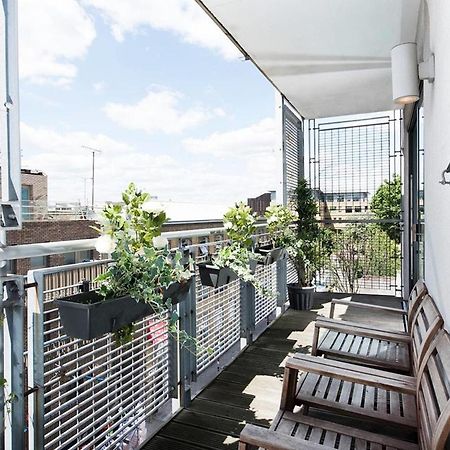 Stylish 2 Bedroom Flat With Balcony In Londen Buitenkant foto