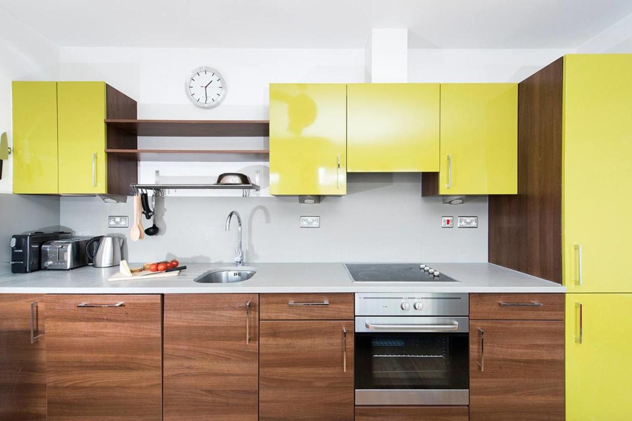 Stylish 2 Bedroom Flat With Balcony In Londen Buitenkant foto