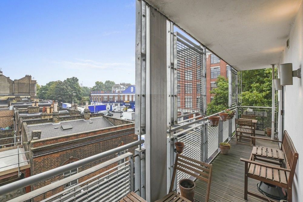 Stylish 2 Bedroom Flat With Balcony In Londen Buitenkant foto