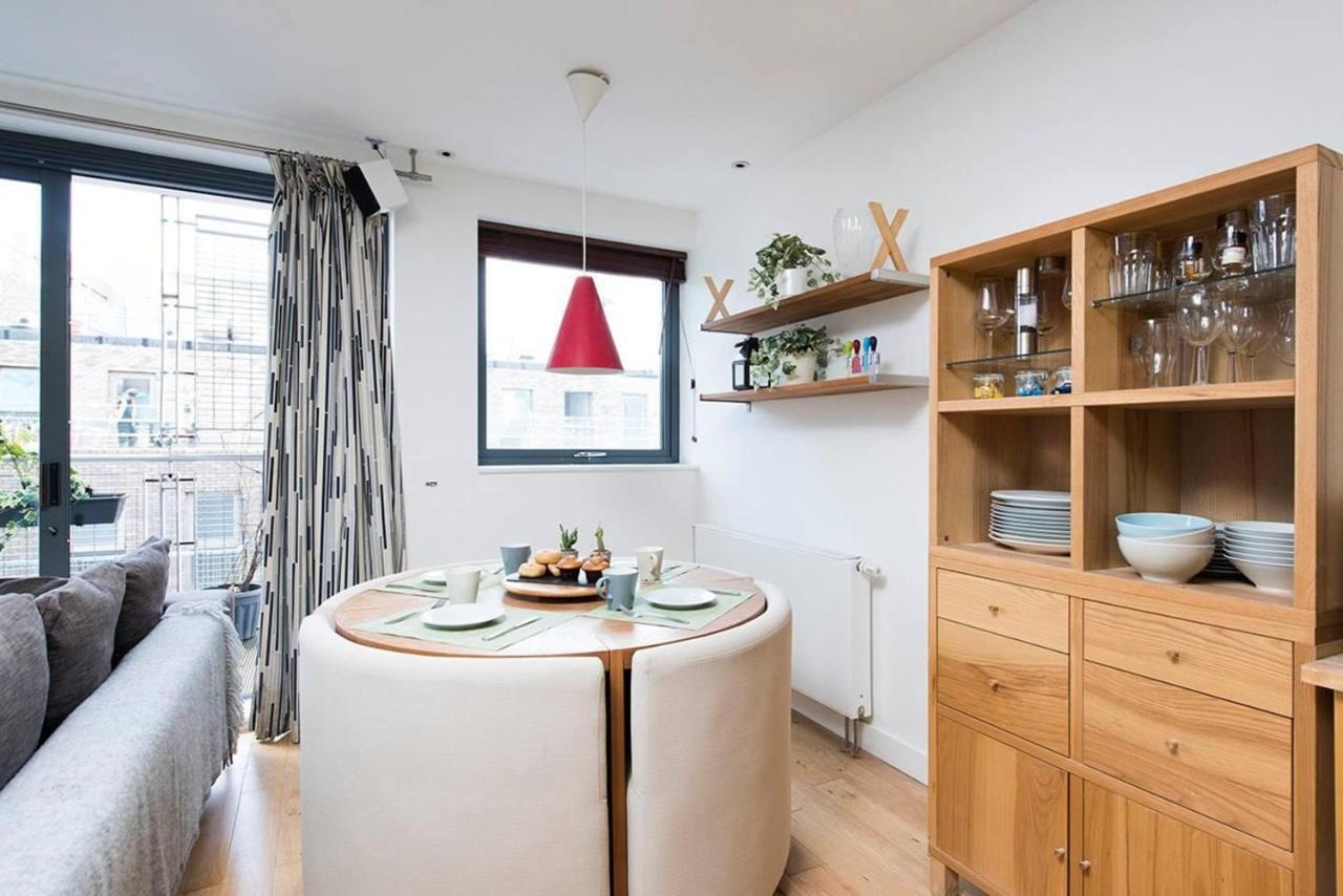 Stylish 2 Bedroom Flat With Balcony In Londen Buitenkant foto
