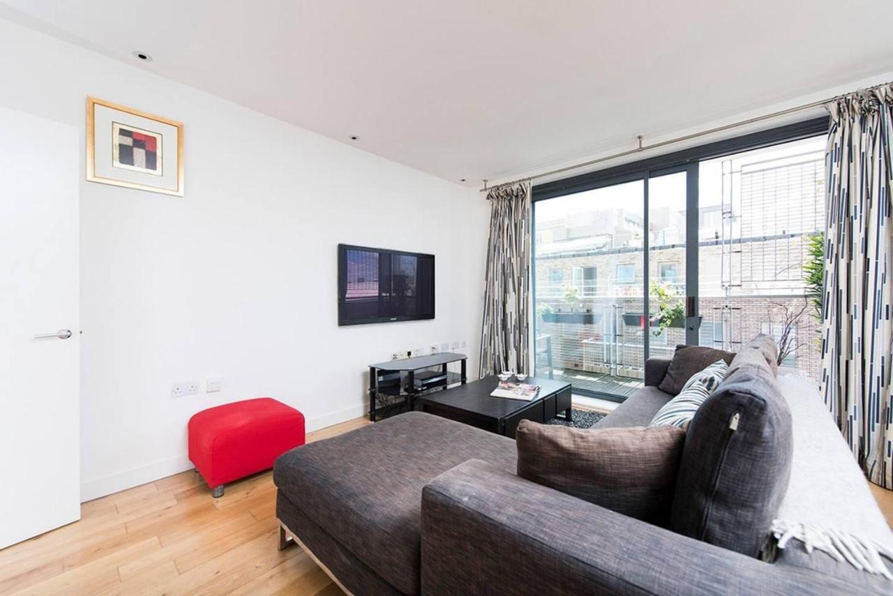 Stylish 2 Bedroom Flat With Balcony In Londen Buitenkant foto