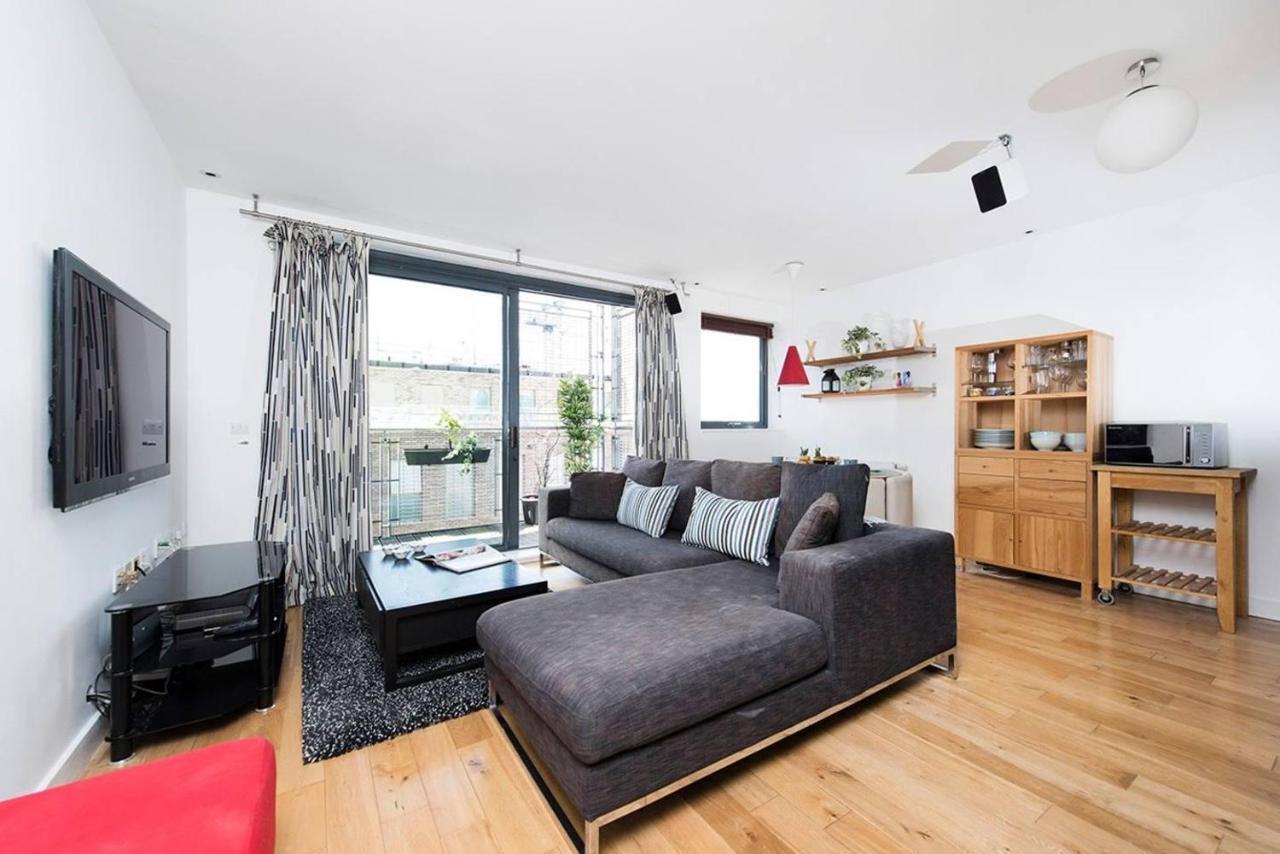 Stylish 2 Bedroom Flat With Balcony In Londen Buitenkant foto